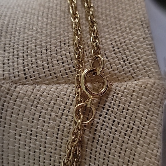 Long gold chain necklace with box details - Picture 3 of 6